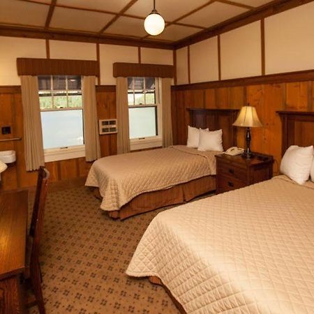 Many Glacier Hotel Babb Екстериор снимка